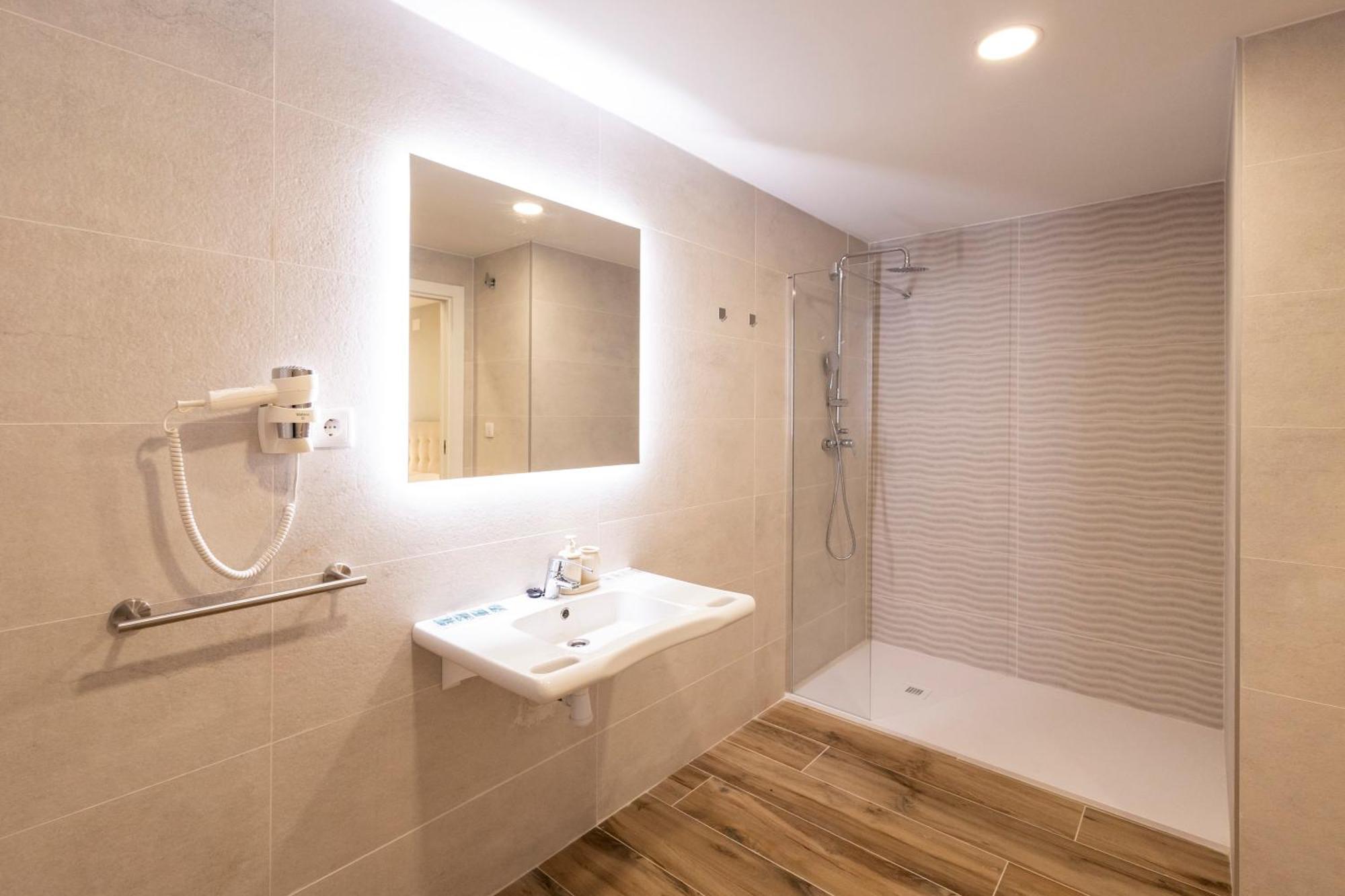 Cortes Suites By Concept Flats Valence Extérieur photo