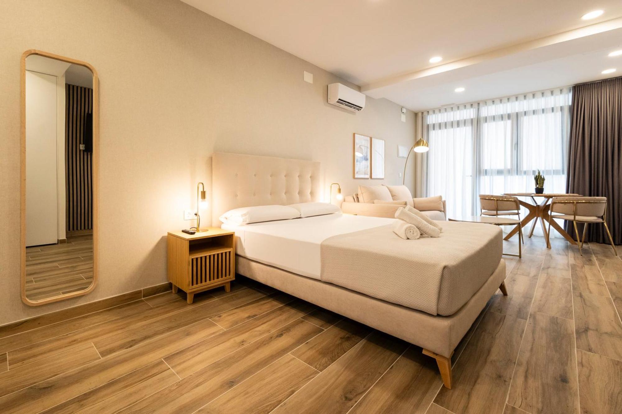 Cortes Suites By Concept Flats Valence Extérieur photo